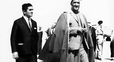 أسّس مصبح بن عبيد الظاهري النشرة الإخبارية النخي في مدينة العين، وكان يكتبها على جريد النخل والكرتون ويقرأها لرواد المقهى.