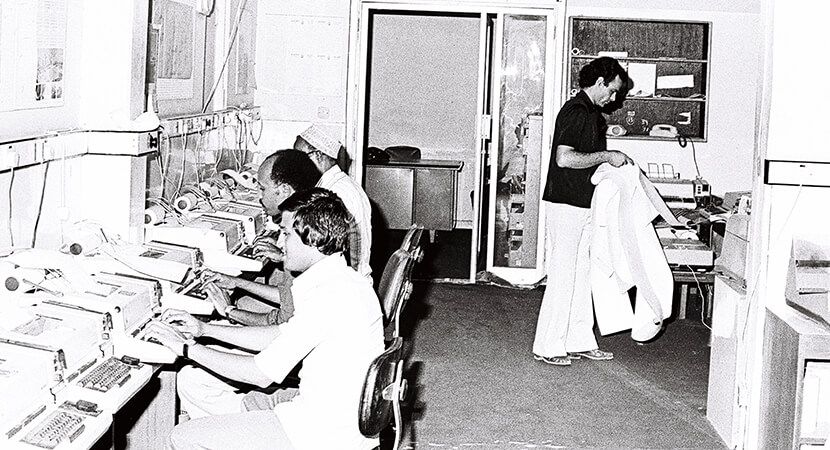 Al-Shorouk magazine and Al-Khaleej newspaper were published in Sharjah, owned by brothers Taryam Omran and Abdullah Omran. Also, the launch of Dubai Radio. 